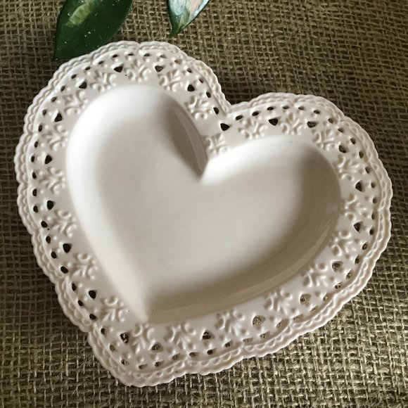 Pale Pink Lace Skye McGhie Heart-Shaped  Pink Fine Porcelain Dish - Picture 3 of 5
